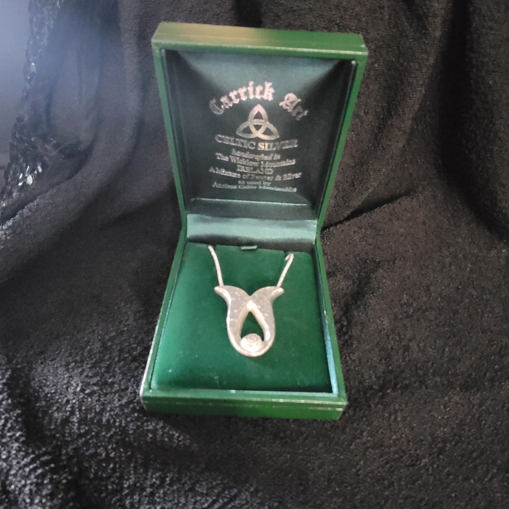 Celtic Carrick Art NEW in BOX Incredible Pendant from Ireland